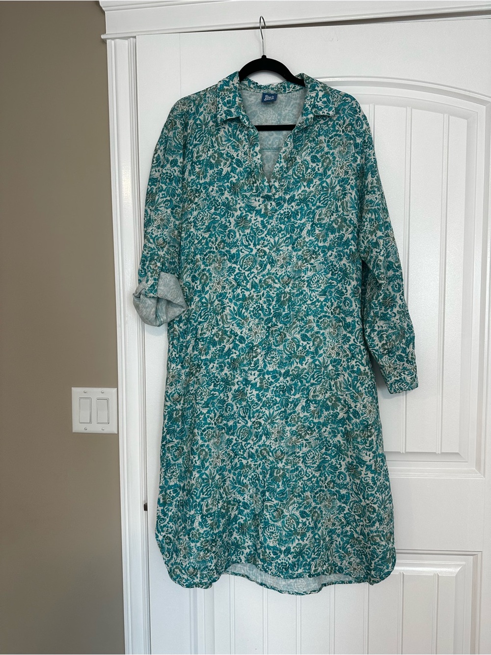 Ripskirt Travel Teal Floral V-Neck Shirt Dress